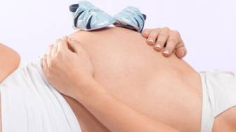 Eine Schwangerschaft belastet die Gelenke und die Wirbelsäule